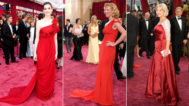 華麗な赤のドレスを纏った女優たち　アン・ハサウェイ（左）、キャサリン・ハイグル（中央）、ヘレン・ミレン（右） Michael Yada 、Armando Flores / -(C) A.M.P.A.S.