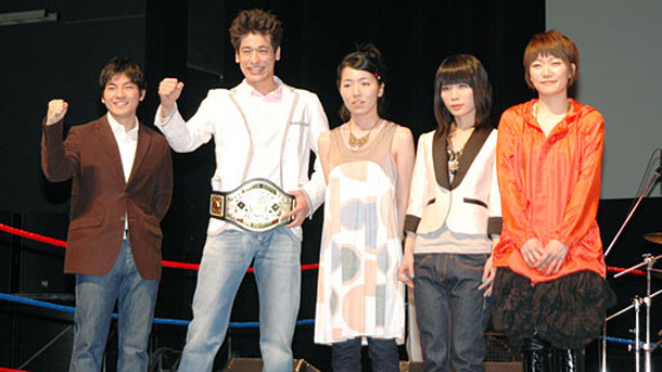 『ガチ☆ボーイ』舞台挨拶　左から小泉徳宏監督、佐藤隆太、チャットモンチー。