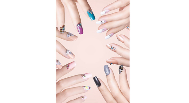 「スワロフスキー CREATE YOUR STYLE ネイルデザインボックスが新登場。一部ネイルサロンのみで期間限定発売。
