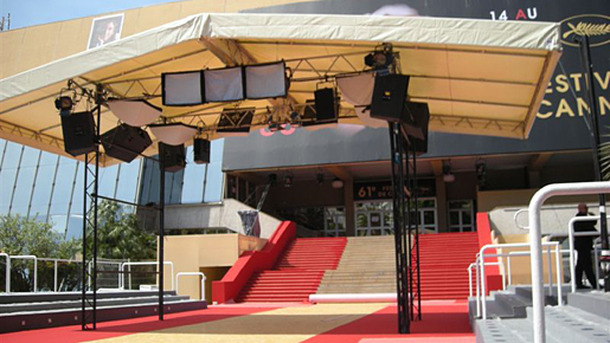 意外にのんびりしている開催直前のレッドカーペット　photo：Ayako Izhizu