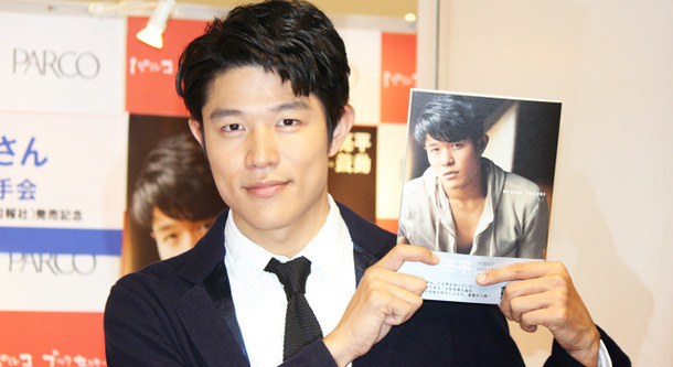 鈴木亮平／フォトブック「鈴木亮平 FIRST PHOTO BOOK 鼓動」発売記念イベント