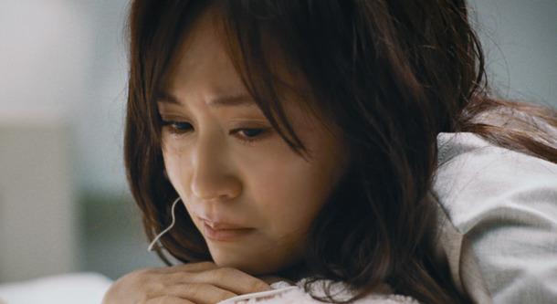 前田敦子の頬を伝う涙 女流監督と 泣ける ショートムービーで主演に Cinemacafe Net