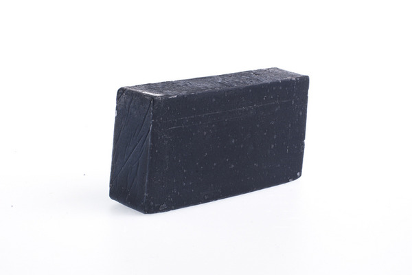 伊勢丹新宿店ビューティアポセカリー限定のクリスマスソープ「COAL」。10月29日より24個限定で発売。10月29日より発売炭は毛穴がきれいになるのでデトックス効果も期待できそうだ。