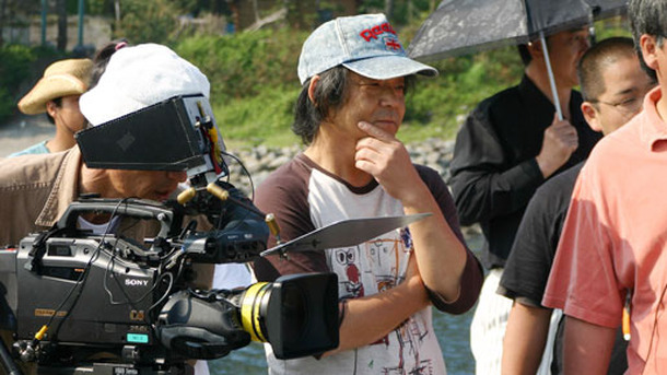 「ケータイ捜査官7」で初の実写TVシリーズを手がけた押井守監督