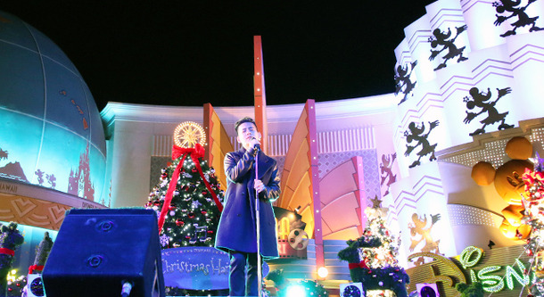 新曲を披露した、清水翔太／クリスマス限定プロジェクション・マッピングショー「クリスマス・キャロル・クロック」 in イクスピアリ