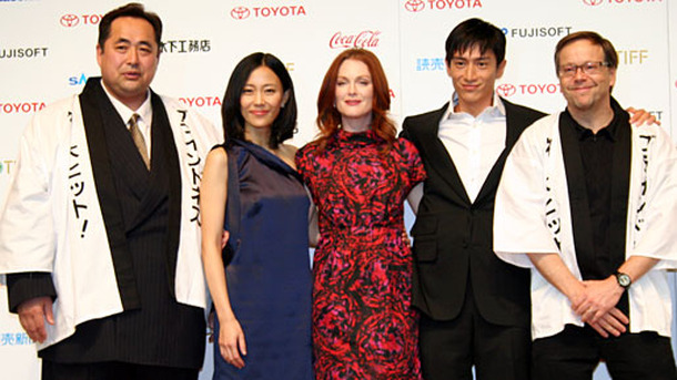 『ブラインドネス』記者会見（左より）芝田山親方、木村佳乃、ジュリアン・ムーア、伊勢谷友介、フェルナンド・メイレレス監督