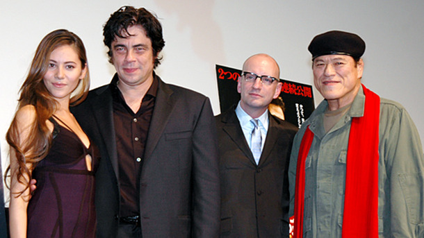 『チェ』2部作ジャパンプレミア。（左から）道端ジェシカ、ベニチオ・デル・トロ、スティーヴン・ソダーバーグ監督、アントニオ猪木。