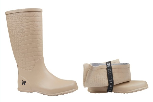 フォーマルな服装にも収納時は1/3の大きさに収納可能。「バタフライツイスト」「カーライル（CARLISLE）10,368円。