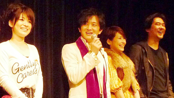 『鎧 サムライゾンビ』初日舞台挨拶（左から）中島愛里、植田浩望、夏目ナナ、北村龍平