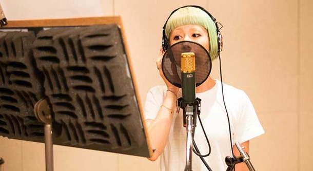 「37.5度の涙」挿入歌を担当する木村カエラ