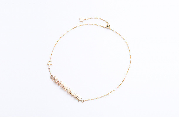 「アーカー」ブレスレット（3万7,000円）