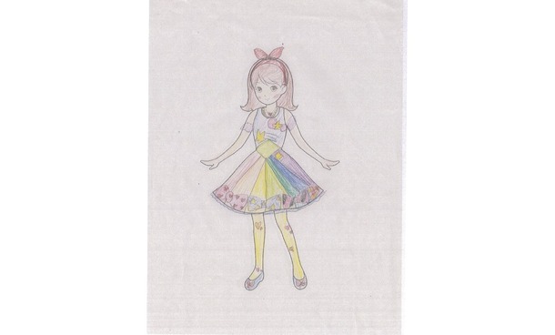 2014年、震災復興への想いから始まった明日を夢見るドレスプロジェクトで全国の小中学校・高校から1,300点以上の作品が寄せられた。写真は、Tシャツ制作予定の子供たちのデザイン画（1）。