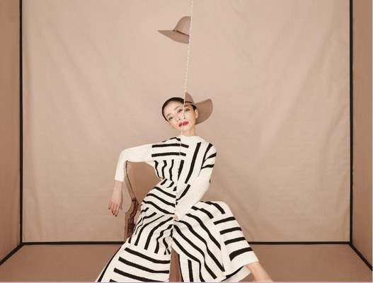 俳優・宮沢りえを起用した「SENSE OF PLACE by URBAN RESEARCH（センスオブプレイス バイ アーバンリサーチ）」2015年 秋冬のイメージビジュアル。