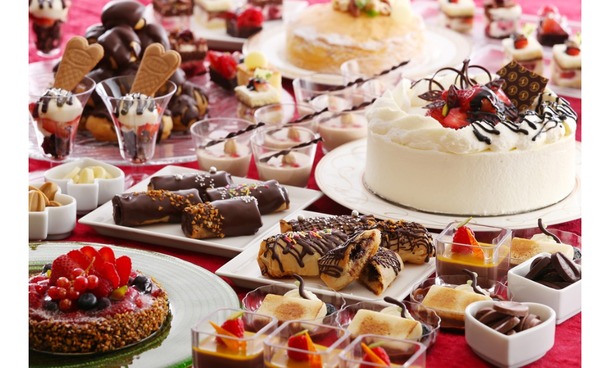 大人のスイーツ女子たちの間で「予約困難だけど行きたい！」と大人気の「横浜ベイシェラトン ホテル＆タワーズ」のナイトスイーツブッフェ。11月はショコラフェアを開催！