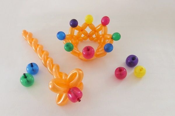 10月7日（水）～11月1日（日）までの期間、「ファミリア銀座本店」で開催となる「バルーン王国のHALLOWEEN PARADE」。ワークショップでは、「魔女の冠と魔法のステッキづくり」が行われる。