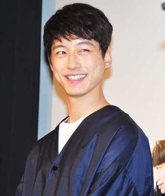 坂口健太郎 壁ドン撮影を前に山崎賢人に質問 ネットでやり方検索 Cinemacafe Net
