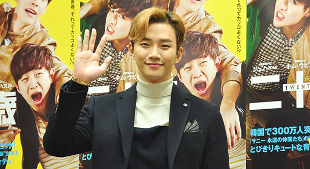 2pm ジュノ 年下女性に突然バックハグされたら 驚くけど嬉しい Cinemacafe Net 2pm ジュノ 年下女性に突然バックハグされたら 驚くけど嬉しい Cinemacafe Net