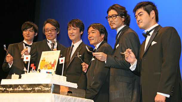 堺雅人らo型キャストに A型 豊原功補ブチギレ 南極料理人 プレミア舞台挨拶 Cinemacafe Net