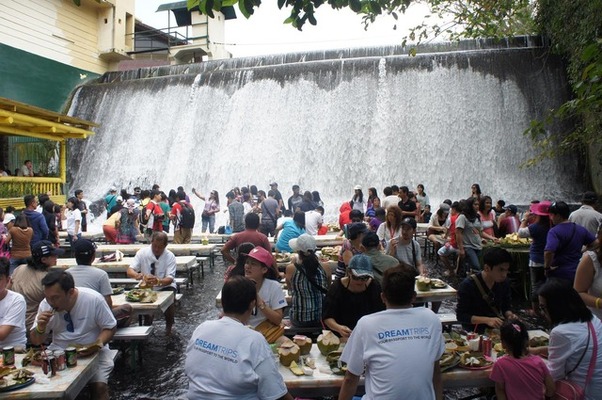 ビラ・エスクデロ「滝つぼレストラン」