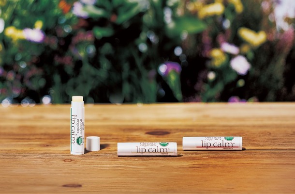 「ジョンマスターオーガニック」の人気アイテム「リップカーム」に新たな3つの香りが新登場！2月25日（木）より新発売