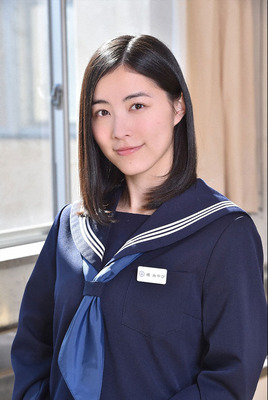 松井珠理奈 中谷美紀の高校時代役に 運よく髪型はすごく似てる Cinemacafe Net