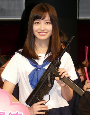 橋本環奈 セーラー服と機関銃 卒業 で共演した武田鉄矢の 金言 に感激 Cinemacafe Net