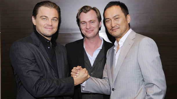 『Inception』に参加しているレオナルド・ディカプリオ渡辺謙。中央はクリストファー・ノーラン監督