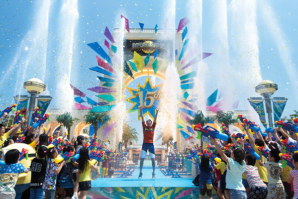 Usj 大使 松岡修造が500名の親子とびしょ濡れ 15周年夏開幕宣言イベント 開催 Cinemacafe Net