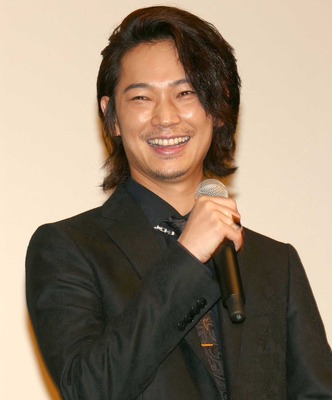 綾野剛／『日本で一番悪い奴ら』初日舞台挨拶