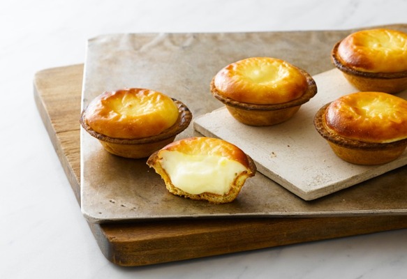 焼きたてチーズタルト専門店「BAKE CHEESE TART」　焼きたてチーズタルト1個216円（税込）