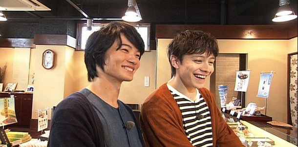 神木隆之介、ウエンツ瑛士「火曜サプライズ」(C)NTV