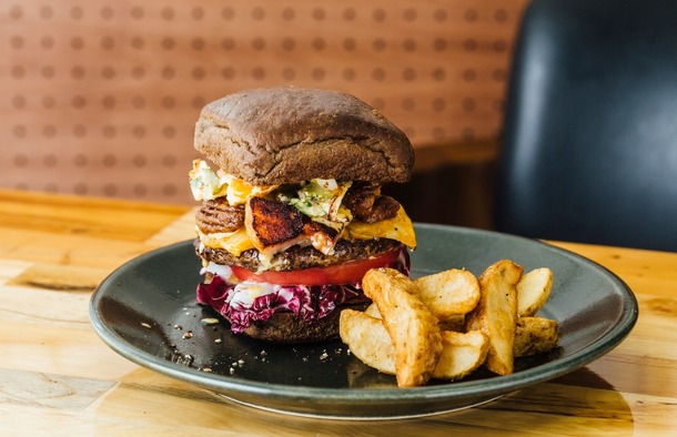 「ACMEバーガー」（1,490円）