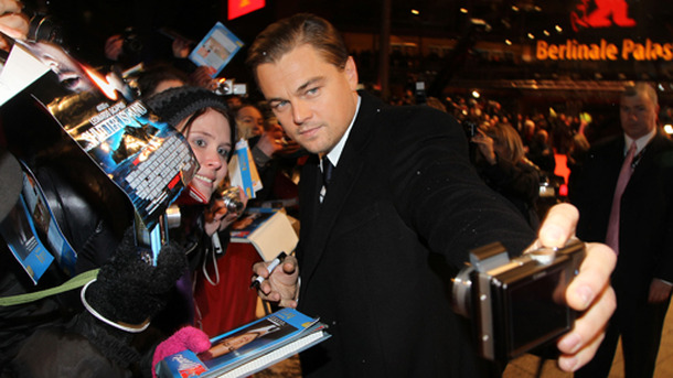 『シャッター アイランド』ワールド・プレミア　ファンとの記念撮影に応じるレオ