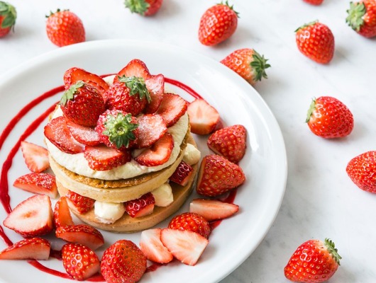 「j.s. pancake cafe」いちごづくしの春のフェアをスタート