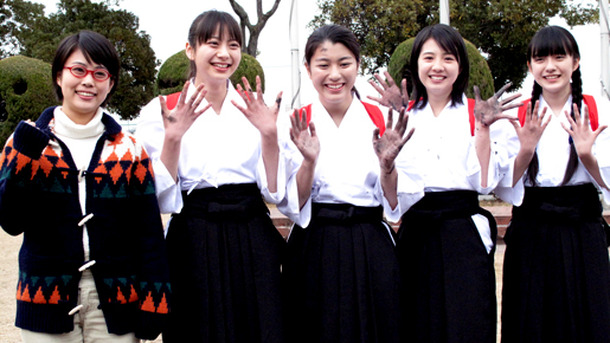 『書道ガールズ!!　−わたしたちの甲子園−』撮影現場にて　photo：Yoko Saito