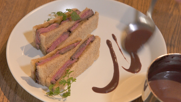 お肉×フルーツがミラクル！ ネオビストロ「Doors」で味わうフレンチサンド3選