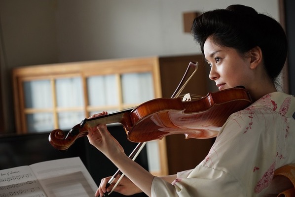 石橋杏奈、宮沢賢治の最愛の妹役に! バイオリン演奏にも初挑戦「宮沢賢治の食卓」