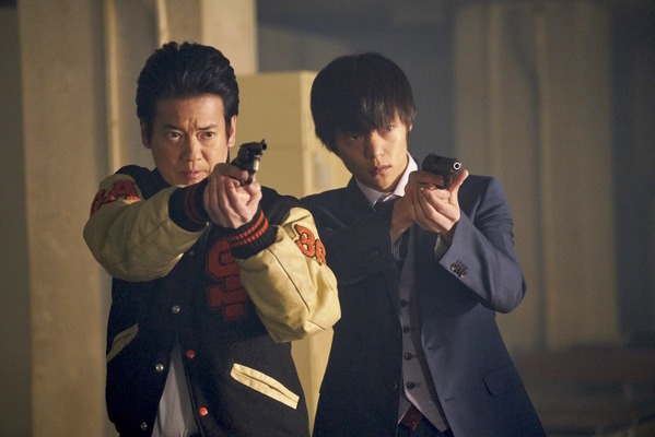ラストコップ 唐沢寿明 窪田正孝 凸凹コンビの最後は 3つの見どころに迫る Cinemacafe Net