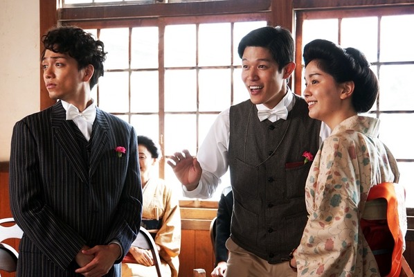 鈴木亮平 新たな 宮沢賢治 に挑むメイキング公開 宮沢賢治の食卓 Cinemacafe Net 鈴木亮平 新たな 宮沢賢治 に挑むメイキング公開 宮沢賢治の食卓 Cinemacafe Net