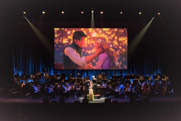 Presentation licensed by Disney Concerts (c) All rights reserved (c) Disney写真協力：講談社 月刊「ディズニーファン」