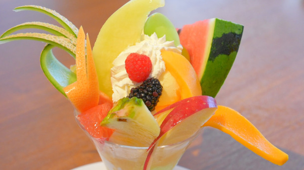 まるでフルーツの花束 一度は食べたい目黒 果実園リーベル の山盛りパルフェ Cinemacafe Net
