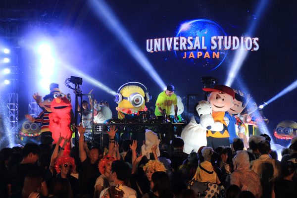 Usj 夜もミニオンと踊りまくる パーク史上初 夏の夜イベ ハチャメチャ サマーナイト パーティ 開幕 Cinemacafe Net