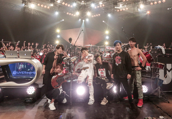 Uverworld Songs で 男祭り 開催 大熱狂のライブをオンエア Cinemacafe Net