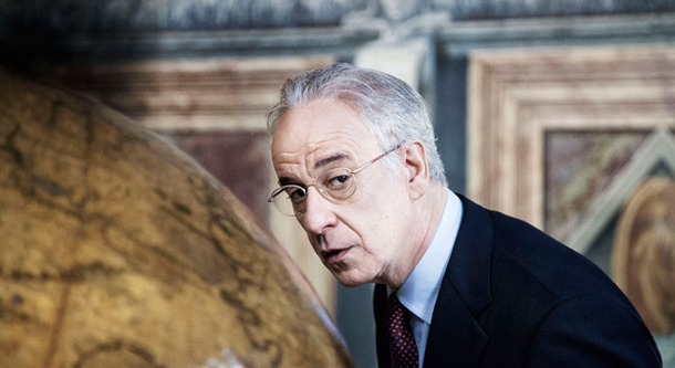 ローマに消えた男