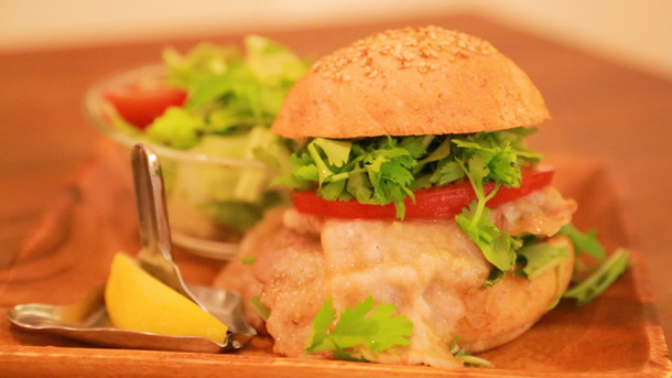 組み合わせは1,000種類以上！ 日本初のカスタマイズバーガー専門店