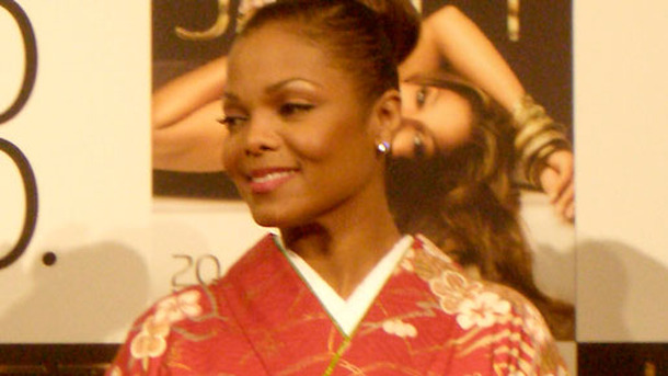 ジャネット・ジャクソン着物で登場　メイン