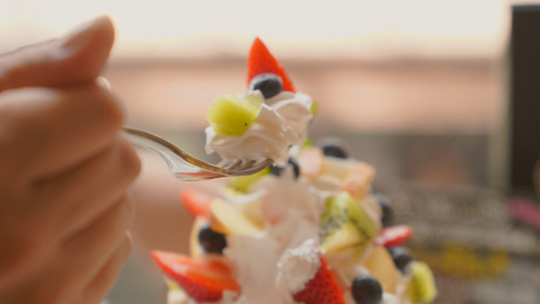 なんと高さ12cm！ 4段重ねのふわふわスフレパンケーキ