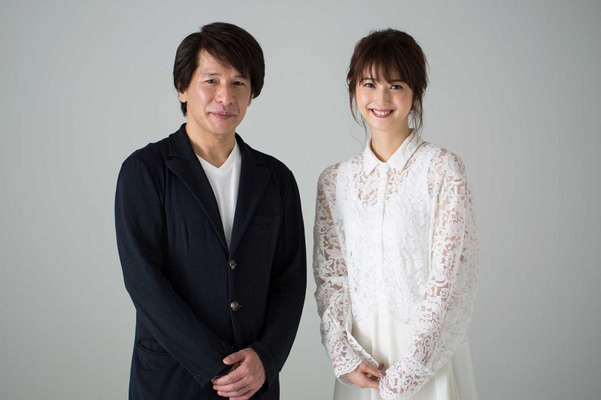 野島伸司×佐々木希 Huluオリジナル連続ドラマ「雨が降ると君は優しい」／photo：Nahoko Suzuki