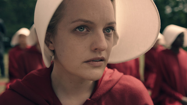 「The Handmaid’s Tale」（原題）（C）2017 MGM Television Entertainment Inc. and Relentless Productions LLC. All Rights Reserved.