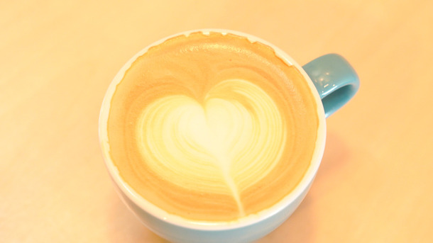 業界人も認める一杯！ まるで工場のようなコーヒー専門店